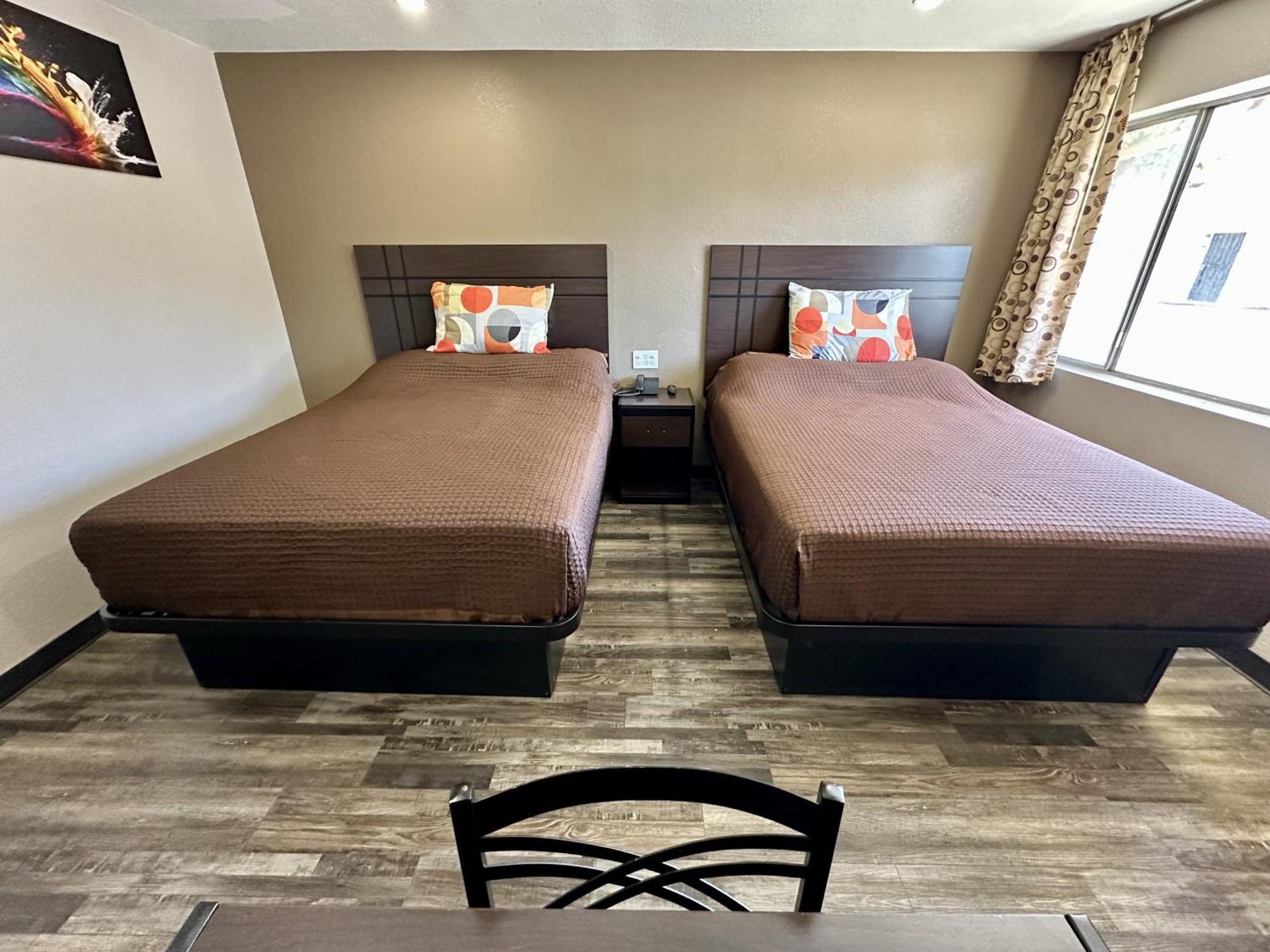 Motel West Nau - Downtown 2*