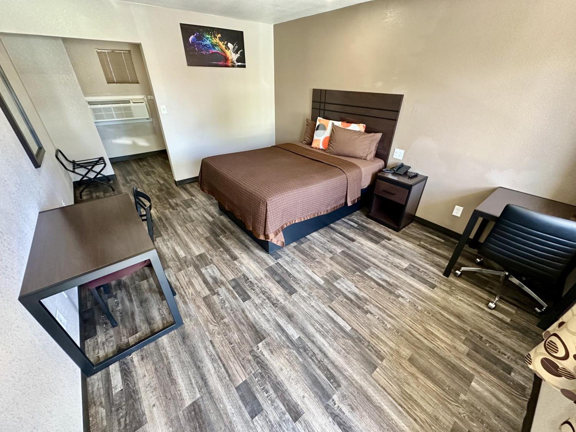 West Nau - Downtown 2* Flagstaff